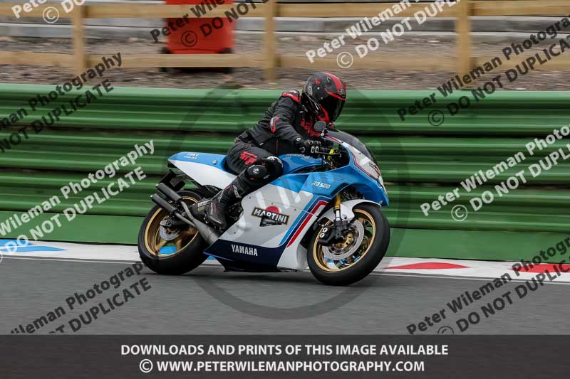 Vintage motorcycle club;eventdigitalimages;mallory park;mallory park trackday photographs;no limits trackdays;peter wileman photography;trackday digital images;trackday photos;vmcc festival 1000 bikes photographs